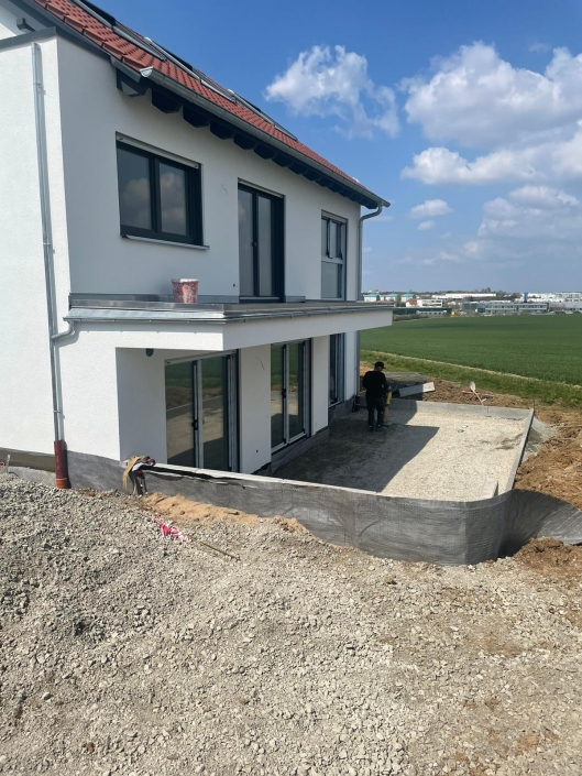 Terrasse fertig gefliest